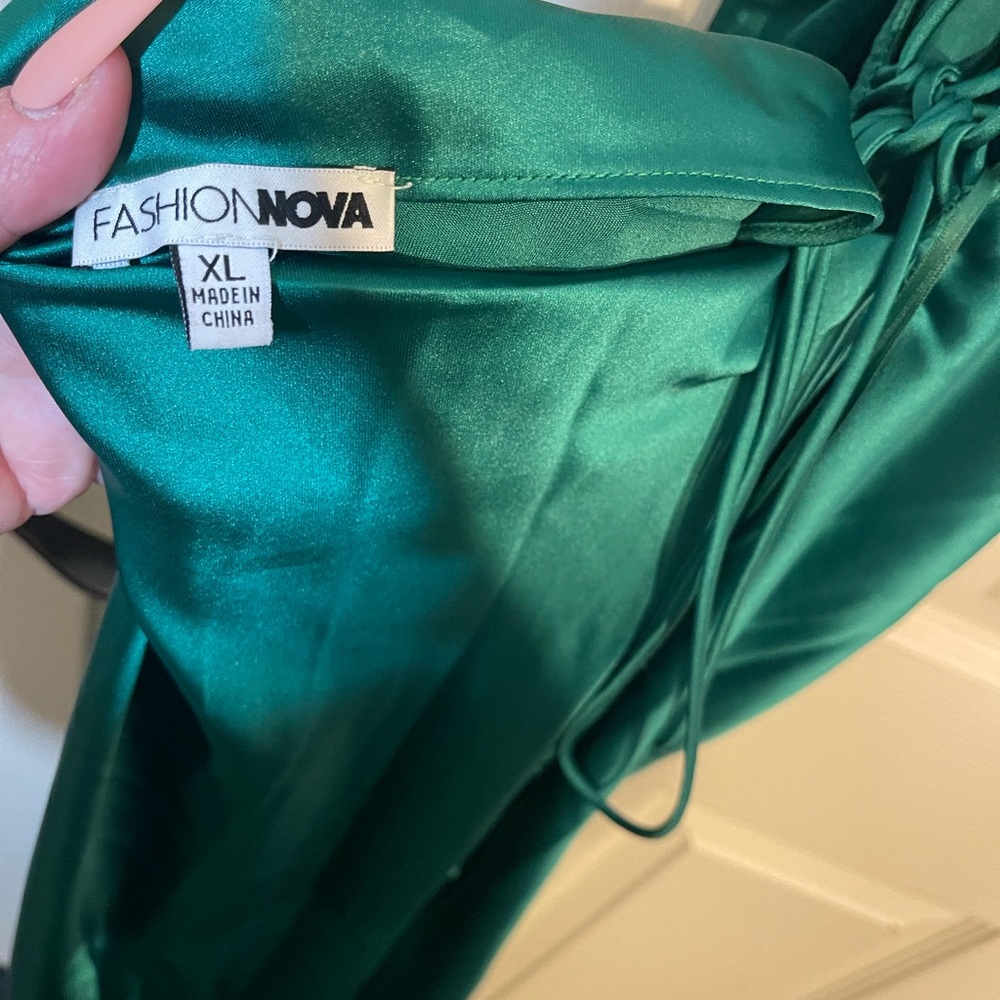 Green XL (fits L) long FashionNova dress